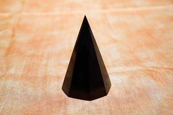 Piramide Shungite isoscele ottagonale