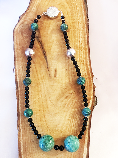 Collana crisoprasio e onice con chiusura in argento 925
